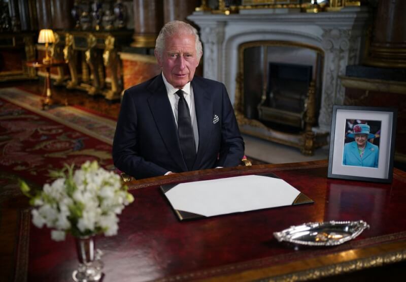 英國國王查爾斯三世（圖）11月將主持繼位後第1場國是訪問，接待南非總統拉瑪佛沙伉儷。（Yui Mok/Pool via 路透社）