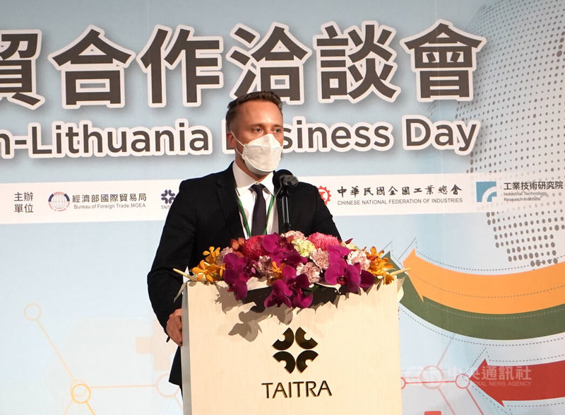 立陶宛經濟暨創新部新任政次澤麥提斯(Karolis Žemaitis),12日出席出席經濟部國際貿易局與外貿協會舉辦的「2022年台立經貿合作洽談會」。中央社記者張璦攝 111年9月12日