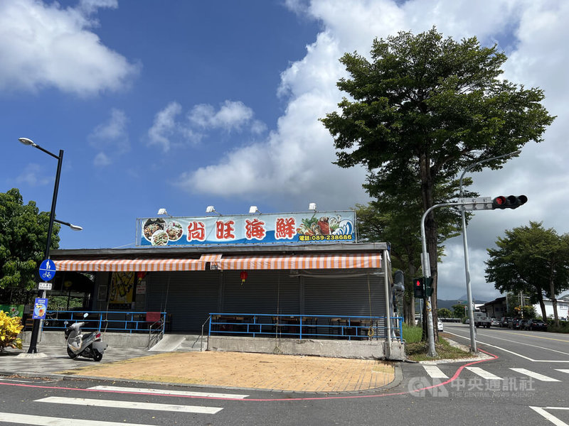 台東市天后宮12年1次建醮活動,天后宮呼籲民眾9月22日至24日吃素3天,台東肉品市場配合不殺豬;12年前配合休息3天的「尚旺海鮮」也從善如流休息3天。中央社記者盧太城台東攝 111年9月14日