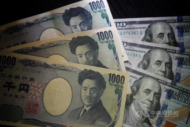 日本政府時隔24年大量售出美元、購入日圓，介入匯市。（中央社檔案照片）