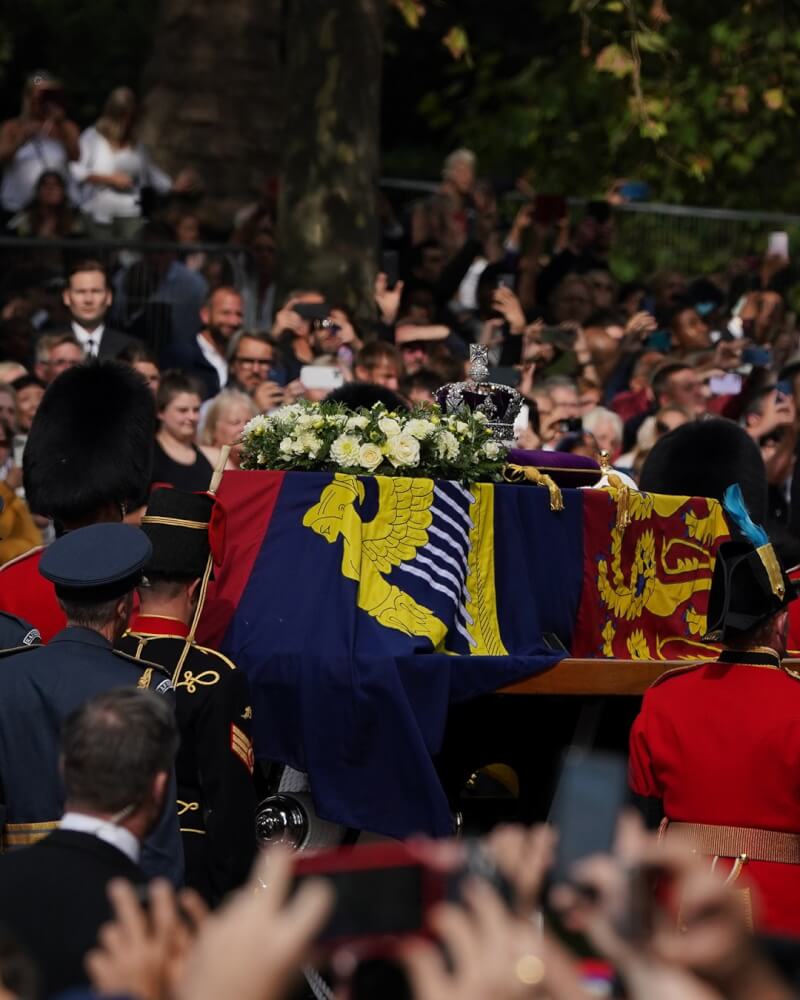 英國女王伊麗莎白二世國葬將於19日舉行，倫敦警方表示，將是倫敦史上最大規模的維安工作。（圖取自facebook.com/TheBritishMonarchy）