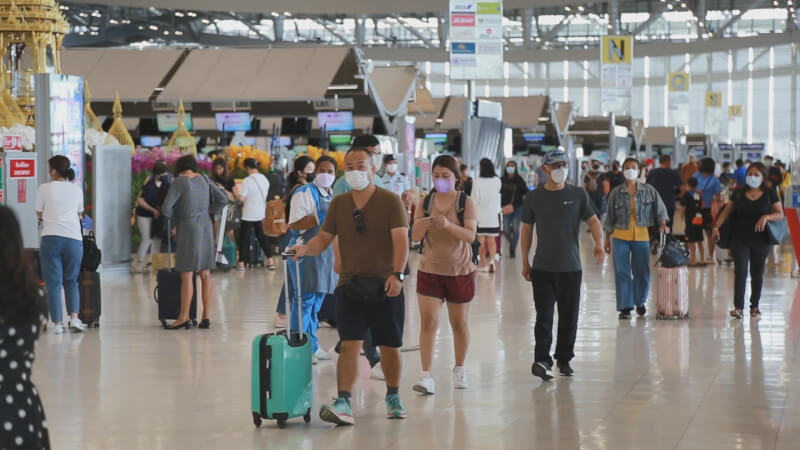 台灣旅客進入泰國持落地簽原先可停留15天，10月起到明年3月將延長為30天。圖為曼谷蘇凡納布機場。（圖取自facebook.com/SuvarnabhumiAirport）