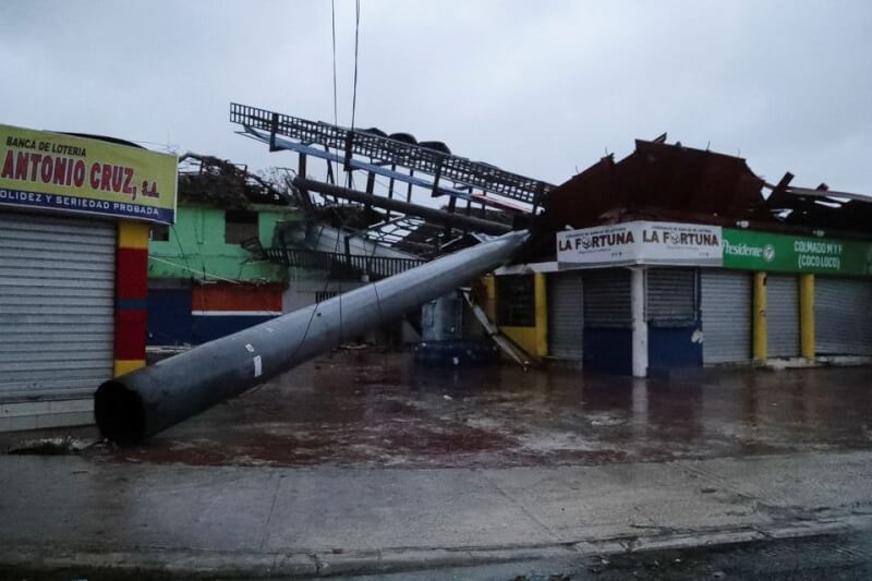 颶風菲奧娜19日侵襲多明尼加，為當地帶來強風驟雨。（路透社）