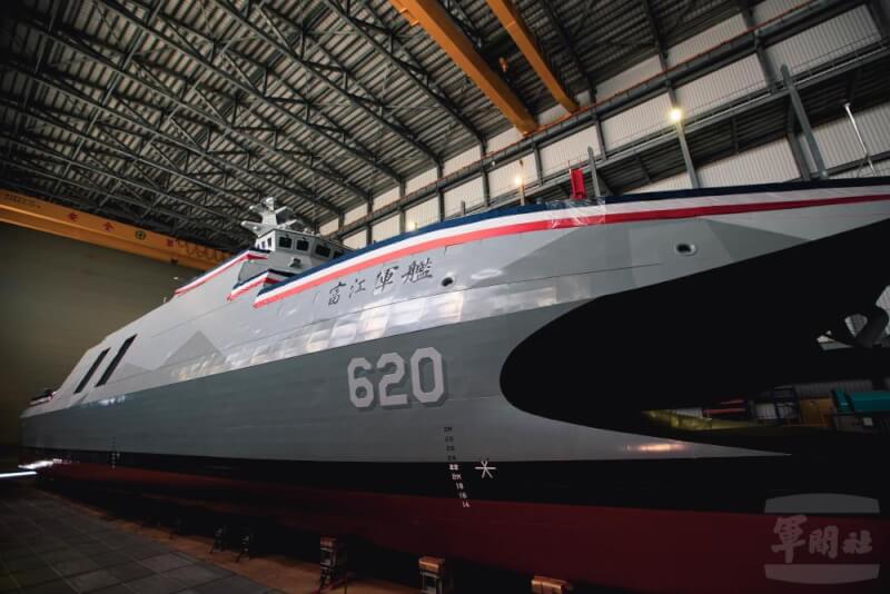 台灣第2艘量產艦「富江軍艦」去年9月下水，龍德造船廠預計下週交艦給海軍。（軍聞社）