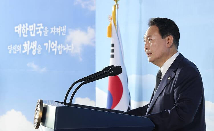 韩国总统尹锡悦24日表示，韩国政府正密切关注台海情势，并采取一切可能的外交努力维持台湾海峡的和平稳定。（图取自instagram.com/sukyeol.yoon）