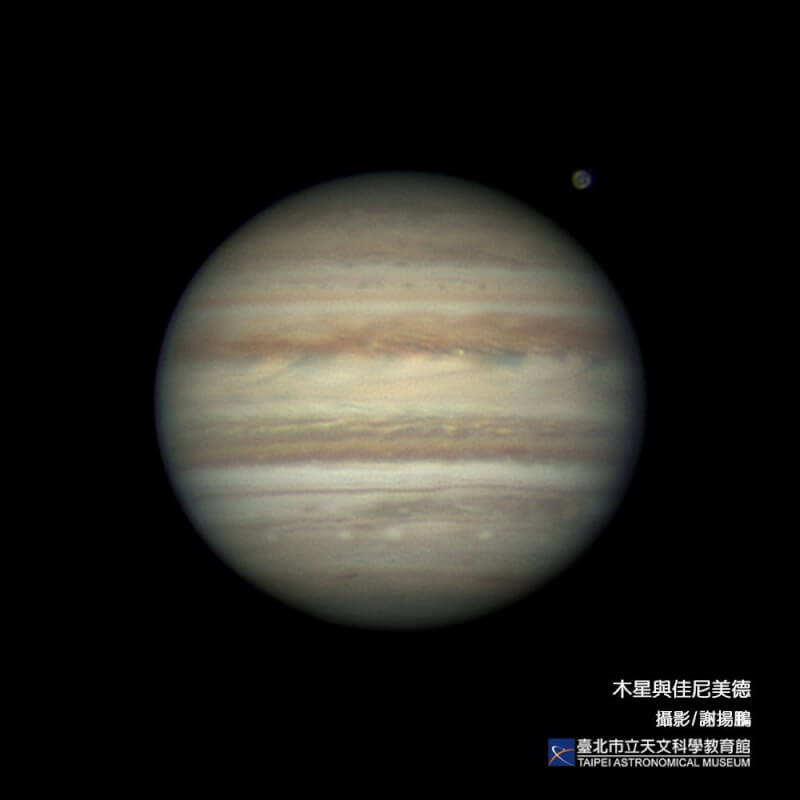 台北市立天文館指出，木星將在27日凌晨抵達「衝」的位置，看起來較往常大又亮。（圖取自台北天文館網頁tam.gov.taipei）