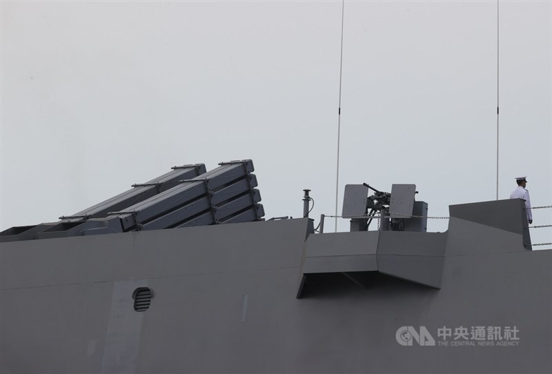 「玉山軍艦」交艦典禮30日在台灣國際造船股份有限公司高雄港區舉行,可執行救災、作戰任務的玉山艦配備海劍二防空飛彈,具備相當防空戰力。中央社記者謝佳璋攝 111年9月30日