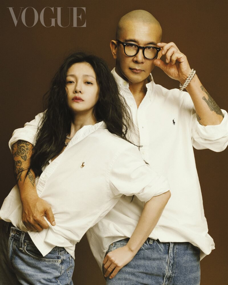 韓國音樂人具俊曄（右）與台灣藝人大S（徐熙媛）（左）2022年3月閃婚，兩人是因為大S電話號碼長年未更換，再次牽起一段甜蜜情緣。（VOGUE雜誌提供）中央社記者王心妤傳真 111年9月30日