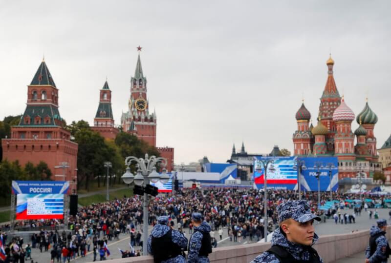 俄羅斯總統蒲亭9月30日宣布將俄軍占領的烏克蘭4州領土正式納入版圖，紅場舉行慶祝活動。（路透社）
