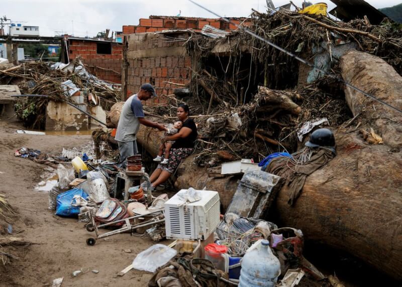 委內瑞拉豪雨成災，官員10日表示，中部一條河流氾濫導致土石流爆發，造成至少22人死亡，50多人失蹤。（路透社）
