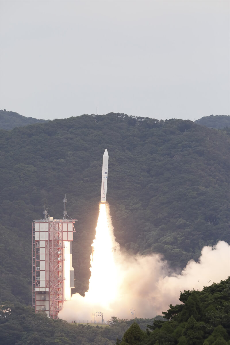 日本宇宙航空研究開發機構12日試射愛普瑟隆固態燃料火箭6號機，升空後不久出現異常發射失敗。（圖取自日本宇宙航空研究開發機構網頁jaxa.jp）