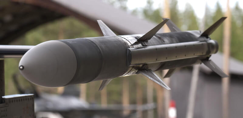 圖為先進中程空對空飛彈（AMRAAM）。（圖取自雷神公司公司網頁raytheonmissilesanddefense.com）