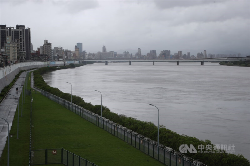 擎天崗64小時累積雨量達1700毫米 居各縣市之冠 生活 中央社 Cna 6123