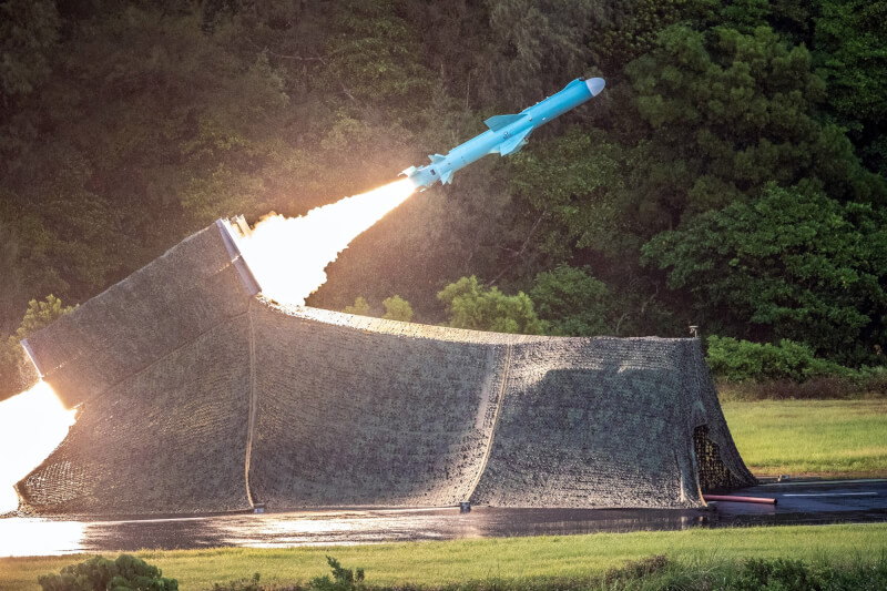 圖為雄風二型飛彈，由中山科學研究院開發，運用美國技術生產。（國防部提供）