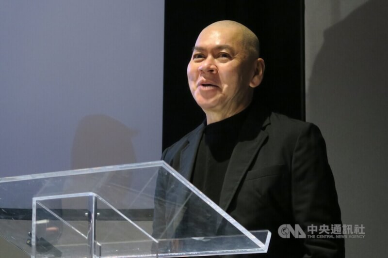導演蔡明亮（圖）執導筒30年，19日在紐約現代藝術博物館回顧展記者會感謝台灣，「沒有這麼自由的地方，大概容不下我」。中央社記者尹俊傑紐約攝 111年10月20日