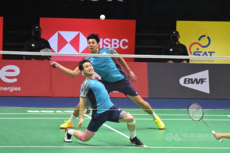 台灣男雙組合「楊肉盧」楊博涵（前）與盧敬堯（後）4日在海洛羽球公開賽晉級4強。（中央社檔案照片）