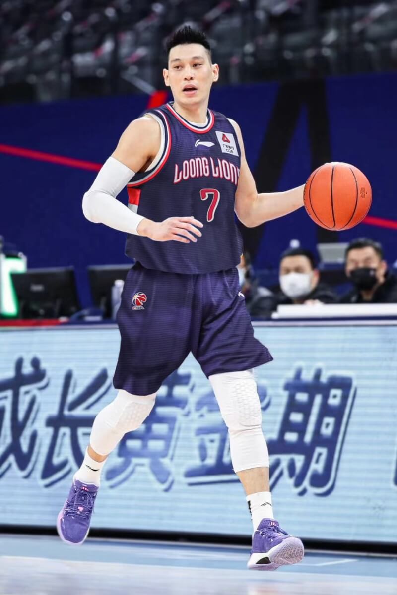 目前效力CBA廣州龍獅的台裔前NBA球星林書豪，本季未獲得球團重用，中國媒體爆料他將轉戰PLG高雄17直播鋼鐵人。（圖取自facebook.com/jeremylin7）
