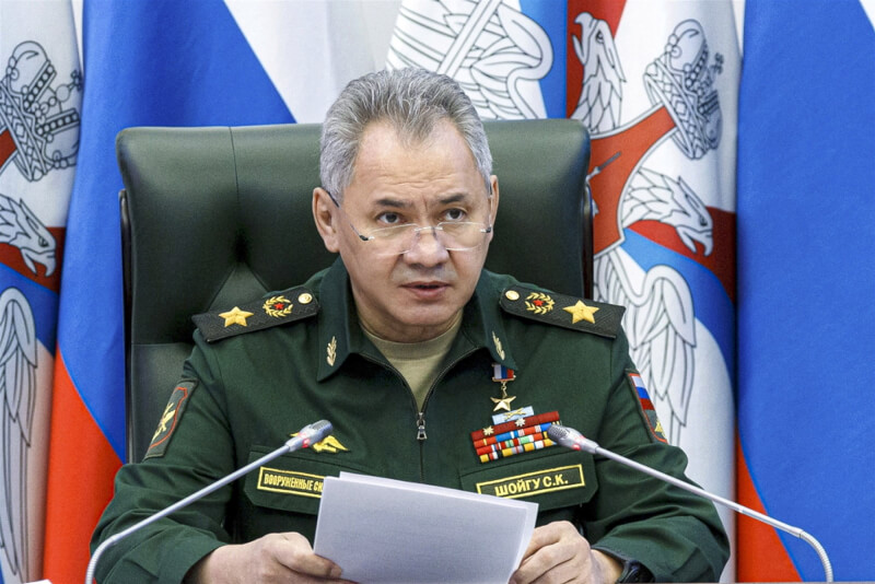 俄羅斯國防部長蕭依古9日向國防部執行管理委員會表示，將商討在西部邊境加強軍力作為因應。（美聯社）