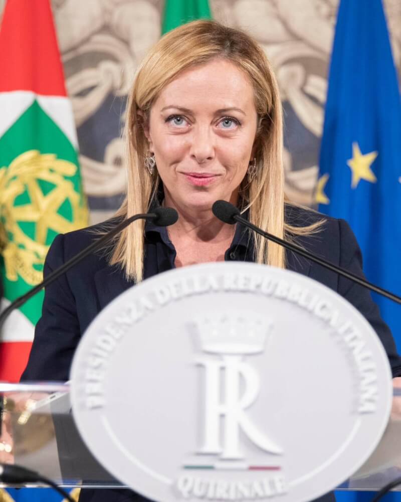 義大利首位女性總理梅洛尼22日宣誓就職。（圖取自facebook.com/giorgiameloni.paginaufficiale）