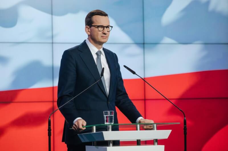 波蘭總理莫拉維茨奇28日宣布交由美國的西屋公司建造國內首座核電廠。（圖取自facebook.com/MorawieckiPL）