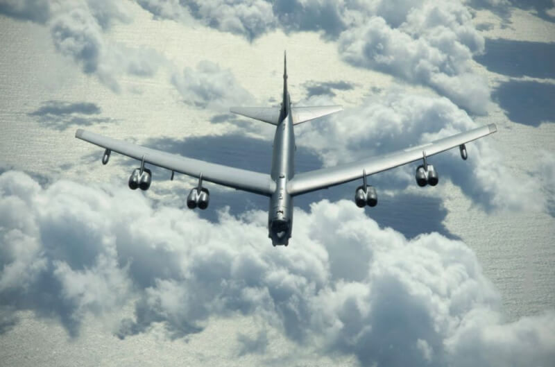美國防部1日表示，在澳洲部署B-52戰略轟炸機展現美國有因應全球突發事件的能力。圖為B-52同機型轟炸機。（圖取自美國國防部網頁defense.gov）