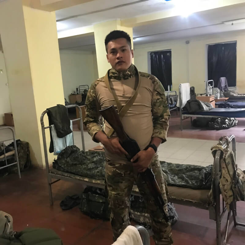25歲台灣男子曾聖光加入烏克蘭志願軍，2日於烏東盧甘斯克州與俄軍交戰時受傷，失血過多而死。（圖取自facebook.com/jayjonathan.tseng）