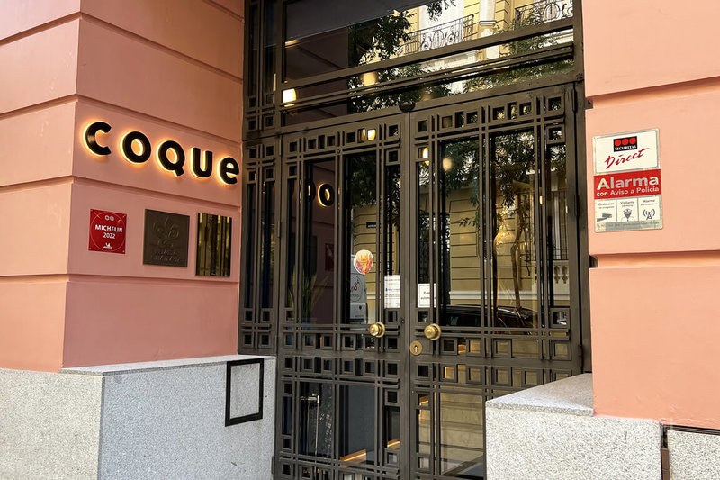 遭竊132瓶珍貴葡萄酒的西班牙餐廳Coque，位在馬德里市中心，擁有米其林指南二顆星的殊榮。中央社記者胡家綺馬德里攝  111年11月7日