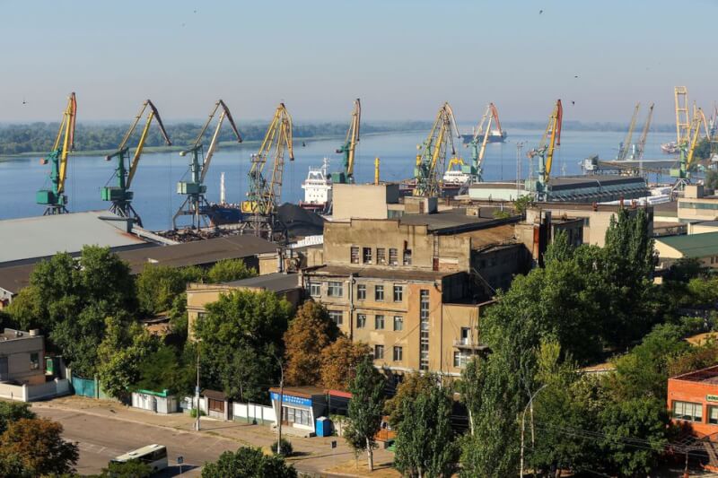 俄羅斯9日下令自烏克蘭赫松市撤軍。圖為被俄軍控制的赫松市港口。（路透社）