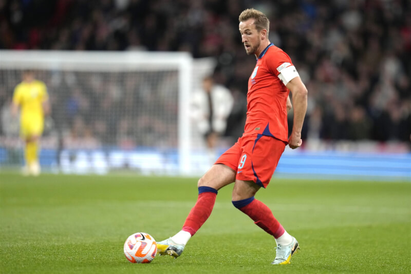 英格蘭隊長凱恩表示，他希望「盡快」打破魯尼保持的隊史進球紀錄。圖為歐洲足球總會「國家聯賽」（UEFA Nations League）英格蘭與德國9月26日比賽，凱恩上場踢球。（美聯社）
