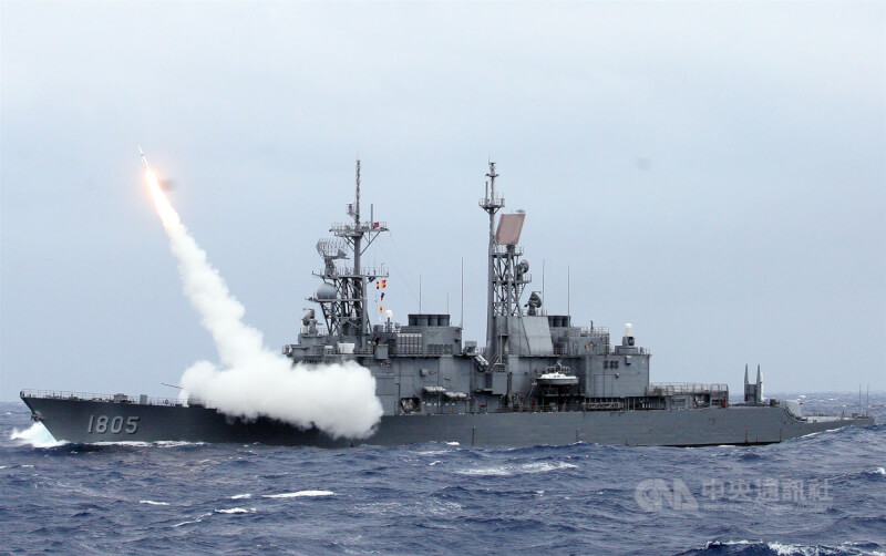 圖為2013年海標操演，馬公艦發射標準二型飛彈。（中央社檔案照片）