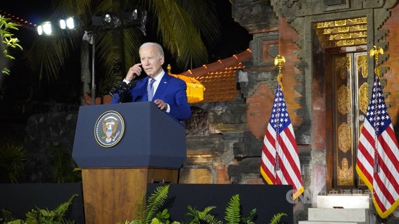 美國總統拜登14日利用在印尼峇里島（Bali）舉行20國集團（G20）領袖峰會的機會，與中國國家主席習近平舉行雙邊會談，歷時3小時。會後拜登舉行記者會。中央社記者宗憲峇里島攝 111年11月14日