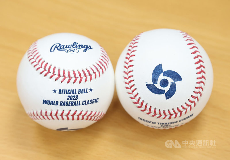 世界棒球經典賽(WBC)2023年3月登場,台灣隊17日舉行選訓會議敲定50人大名單。圖為WBC官方比賽用球。中央社記者張新偉攝 111年11月17日