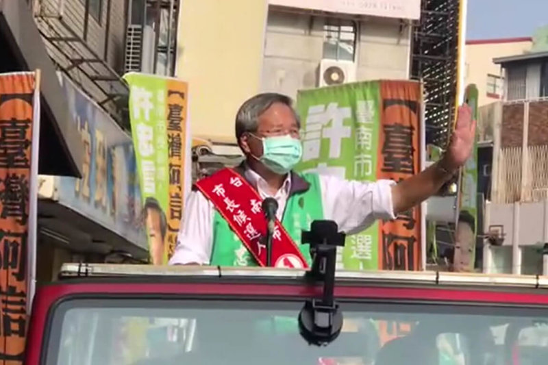 無黨籍台南市長候選人許忠信（圖）19日啟動選戰最後一週車隊掃街拜票，將到37個行政區催票。（許忠信競選總部提供）中央社記者楊思瑞台南傳真  111年11月19日