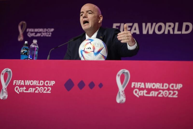 國際足球總會（FIFA）主席英凡提諾19日痛罵批評卡達人權紀錄的西方人「偽善」。（路透社）
