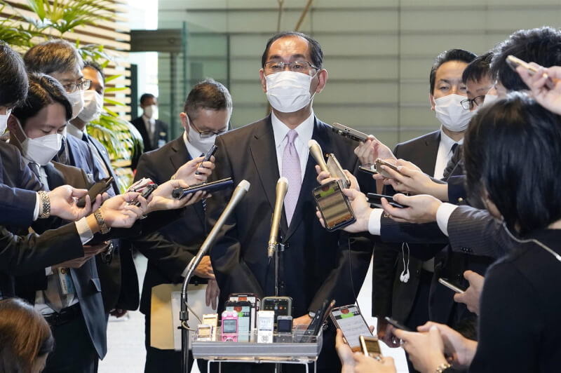 日本前外務大臣松本剛明（中）將接任總務大臣。（共同社）