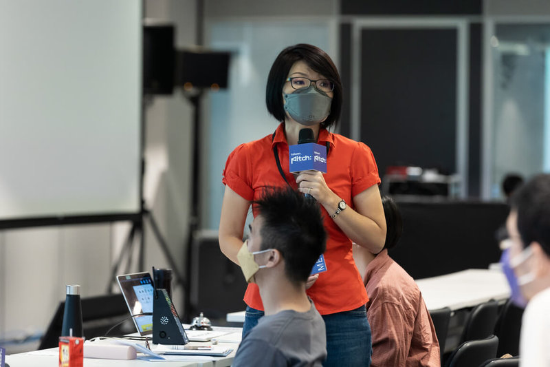 製作人韓欣欣精通中文、英文及西班牙文,跨國合製經驗豐富;她參與Taiwan Pitch(國際紀錄片人才培育暨拍攝邀請計畫),向海內外學生分享拍片經驗。(Taiwan Pitch提供)中央社記者王心妤傳真 111年11月30日