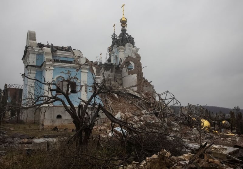 圖為烏克蘭頓內茨克地區被俄軍轟炸的教堂。（路透社）