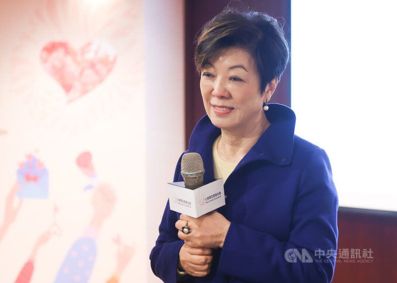 不畏疫情影響與人力有限，台積電慈善基金會在花東賑災、公益綠能計畫以及太陽能售電支持社福等方面持續不斷做公益。董事長張淑芬（圖）14日親自出席記者會，說明相關公益計畫推動成果。中央社記者王騰毅攝 111年12月14日