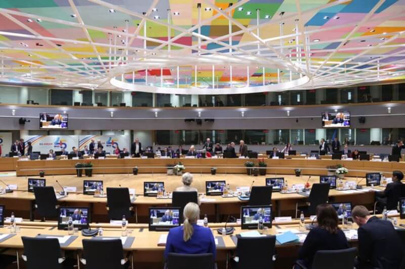 歐盟與東協聯合高峰會上，歐盟宣布將投資東協100億歐元，並分別與泰國、馬來西亞簽署合作協定，會後共同聲明推動性別平權、南海和平並支持烏克蘭領土完整。（歐盟提供）中央社記者田習如布魯塞爾傳真 111年12月15日