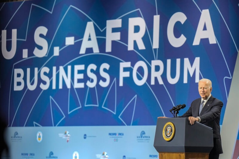 美國總統拜登14日對非洲領袖發表精簡演說。（圖取自facebook.com/WhiteHouse）