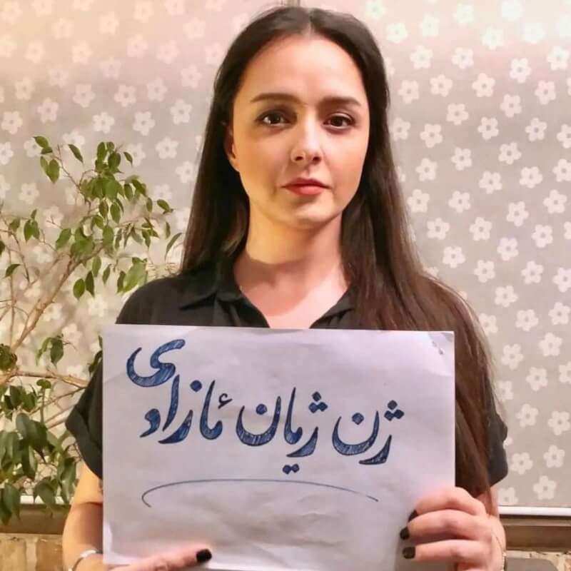 伊朗媒體報導，當局17日逮捕演員塔蘭妮阿莉多絲蒂，她曾屢次對艾米尼之死引發的示威潮表達支持。（Taraneh Alidoosti via Instagram/via 路透社）