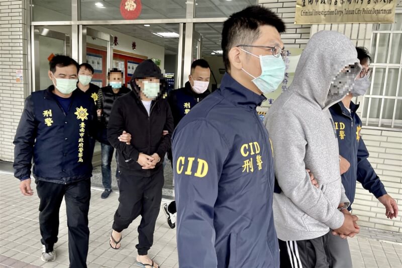 台南檢警偵辦11月10日發生的學甲區槍擊案，已先後拘提7人到案並釐清大致犯罪架構，17日訊後移送其中3人。（台南市警察局提供）