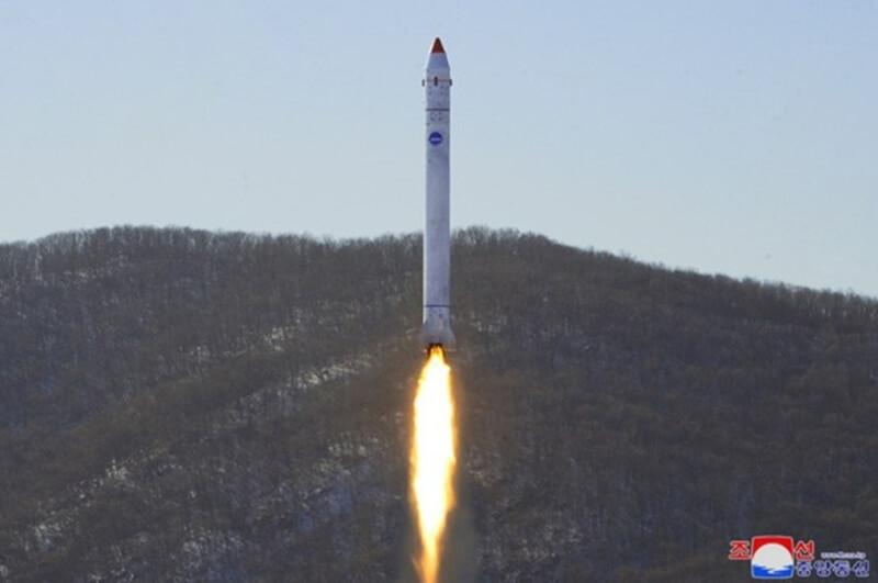 北韓官媒「中央通信社」報導，北韓18日進行「重要的、最後階段」的偵察衛星研發試驗。（圖取自中央通信社網頁kcna.kp）