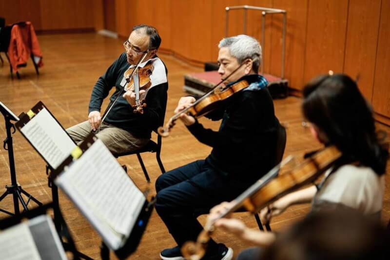 旅美小提琴家林昭亮（左）與胡乃元（左2）返台，與國家交響樂團（NSO）合作舉行2場歲末音樂會。（NSO國家交響樂團提供）中央社記者趙靜瑜傳真 111年12月28日
