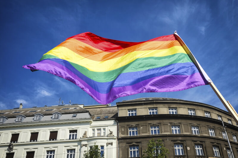 羅馬法院11月最新判決要求，LGBT家庭必須在身分證欄位中填具母親與父親姓名。（示意圖／圖取自Pixabay圖庫）