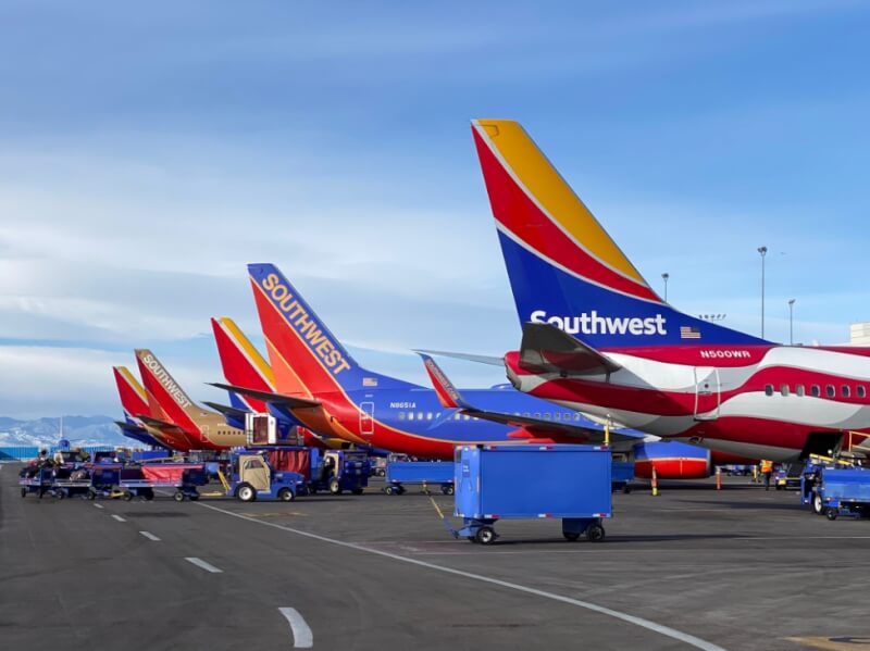 隨著冬季風暴過去，航班陸續恢復正常，但西南航空持續取消航班，引來美國運輸部關切。（圖取自facebook.com/SouthwestAir）