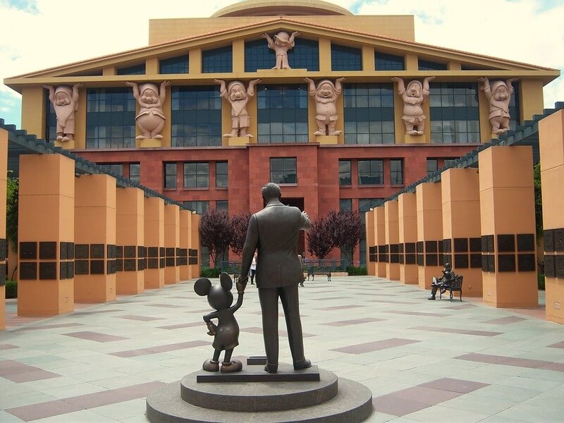 圖為迪士尼公司位於佛羅里達州的「迪士尼行政大樓」。（圖取自flickr；作者Loren Javier，CC BY-ND 2.0）
