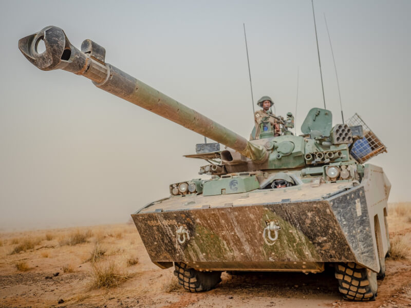 法國總統府4日宣布，法國將成為第一個運交戰車至烏克蘭的西方國家。圖為AMX-10 RC輕型六輪式偵察裝甲車。（圖取自facebook.com/armeefrancaise）
