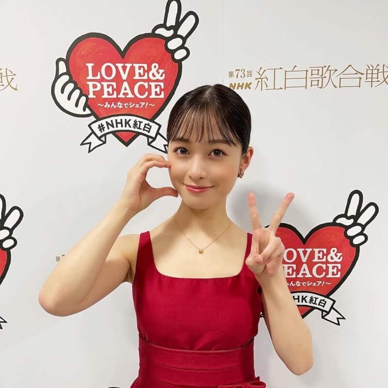 深受年輕人喜愛的橋本環奈為本屆紅白歌唱大賽主持人之一。（圖取自instagram.com/kannahashimoto.mg）