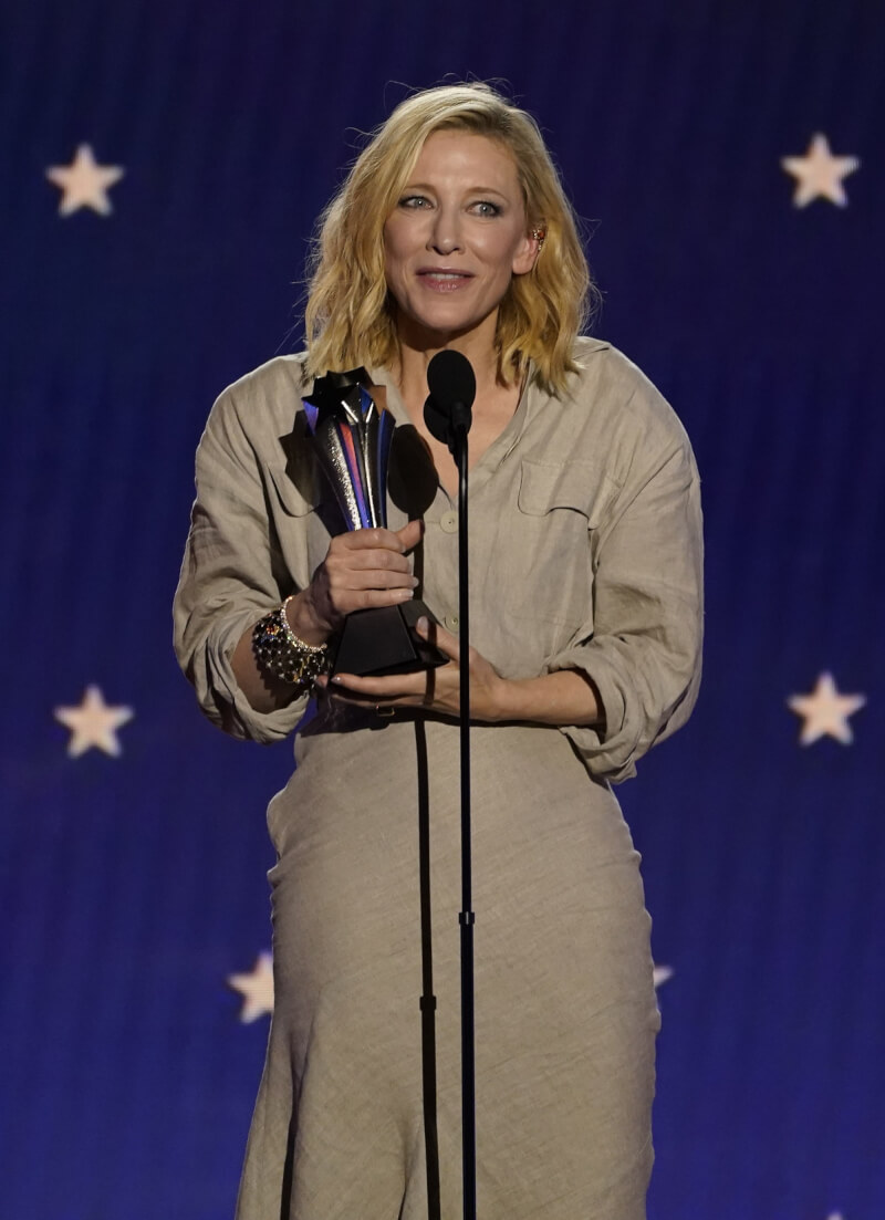 凱特布蘭琪15日在洛杉磯獲頒影評人大獎最佳女主角獎。（美聯社）